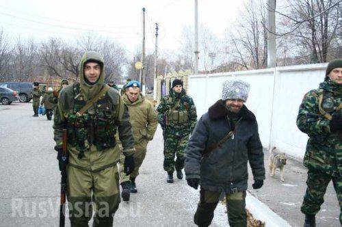 Дебальцево: Казаки и «Призрак» штурмуют Троицкое и атакуют Чернухино; большие силы ВСУ движутся к фронту Дебальцево: Казаки и «Призрак» штурмуют Троицкое и атакуют Чернухино; большие силы ВСУ движутся к фронту