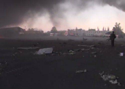 СМИ: В Донецк прорвались части «Правого сектора» СМИ: В Донецк прорвались части «Правого сектора»