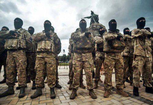 Вооруженные «айдаровцы» отбили у милиции арестованных за дебош соратников Вооруженные «айдаровцы» отбили у милиции арестованных за дебош соратников