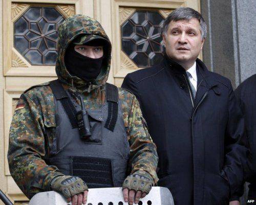 Аваков угрожает харьковчанам новыми арестами Аваков угрожает харьковчанам новыми арестами