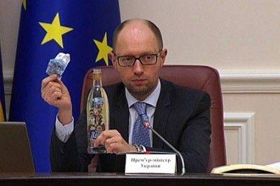 Пир гиен-2: Яценюк сцепился с Порошенко за контроль над спиртом Пир гиен-2: Яценюк сцепился с Порошенко за контроль над спиртом
