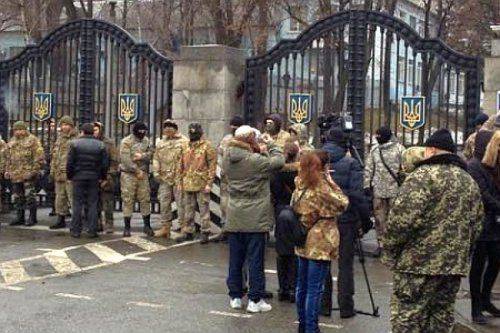 500 айдаровцев пришли за головой Порошенко
