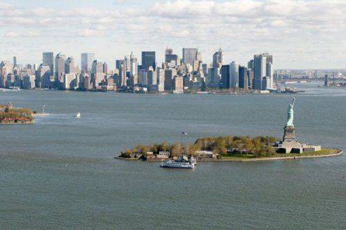 Жители Нью-Йорка вступились за российских артистов  Жители Нью-Йорка вступились за российских артистов