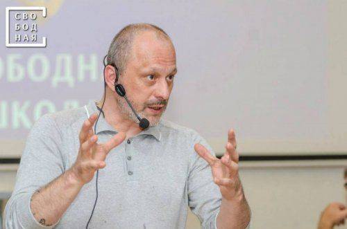 Киевский грузин ждет, что Россия «накроется» и пророчит лет за 5 вернуть Крым Киевский грузин ждет, что Россия «накроется» и пророчит лет за 5 вернуть Крым