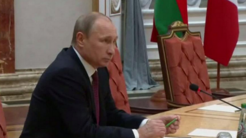 Украинские СМИ придумали «новость» о сломанном Путиным карандаше  Украинские СМИ придумали «новость» о сломанном Путиным карандаше