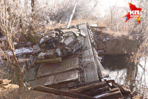 Окруженные украинские военные пытаются выбить пробку из «горлышка» Окруженные украинские военные пытаются выбить пробку из «горлышка»