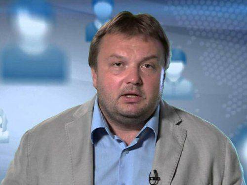Соратник Порошенко: Единственное, что нам осталось, — объявить войну Соратник Порошенко: Единственное, что нам осталось, — объявить войну