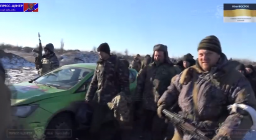 Солдаты ВСУ из Дебальцевского котла сдаются в плен Солдаты ВСУ из Дебальцевского котла сдаются в плен