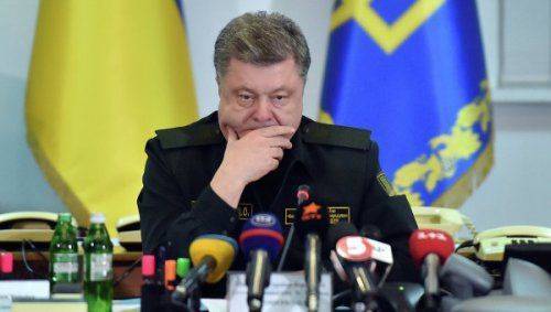 Порошенко подписал указ о противодействии "российской угрозе" Порошенко подписал указ о противодействии "российской угрозе"
