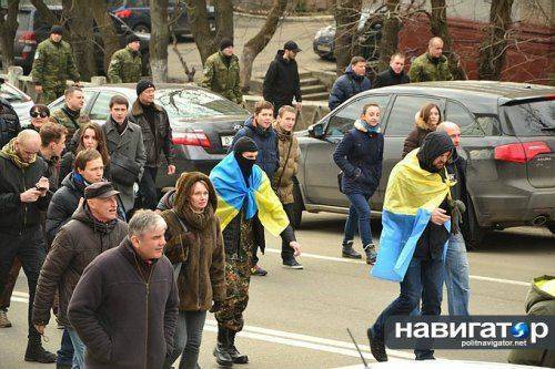 «Одна раса! Смерть москалям!» — по центру Киева прошло шествие «Правого сектора»  «Одна раса! Смерть москалям!» — по центру Киева прошло шествие «Правого сектора»
