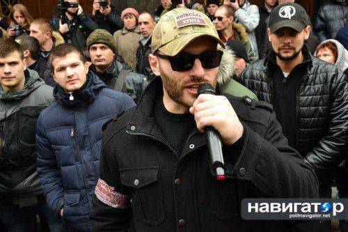 «Одна раса! Смерть москалям!» — по центру Киева прошло шествие «Правого сектора»  «Одна раса! Смерть москалям!» — по центру Киева прошло шествие «Правого сектора»