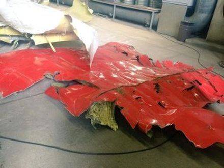 Расследование: В сбитом под Донецком «Boeing» обнаружен стержень ракеты «воздух-воздух» Р-60М Расследование: В сбитом под Донецком «Boeing» обнаружен стержень ракеты «воздух-воздух» Р-60М