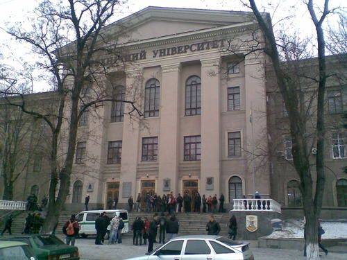 В ЗНТУ более 200 преподавателей написали заявления об увольнении В ЗНТУ более 200 преподавателей написали заявления об увольнении
