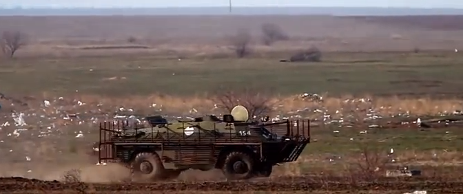 Тест-драйв SAXON vs BRDM Тест-драйв SAXON vs BRDM