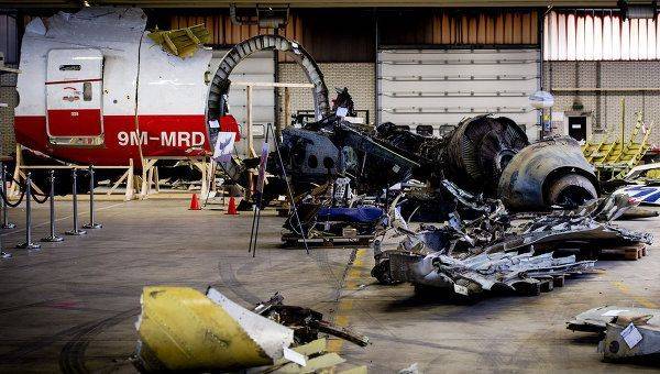 Пэрри: ЦРУ не делится данными о MH17, потому что они в пользу Росси Пэрри: ЦРУ не делится данными о MH17, потому что они в пользу Росси