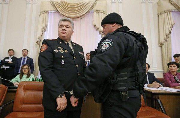 Даже на конкурсе дебилов Аваков занял бы второе место Даже на конкурсе дебилов Аваков занял бы второе место