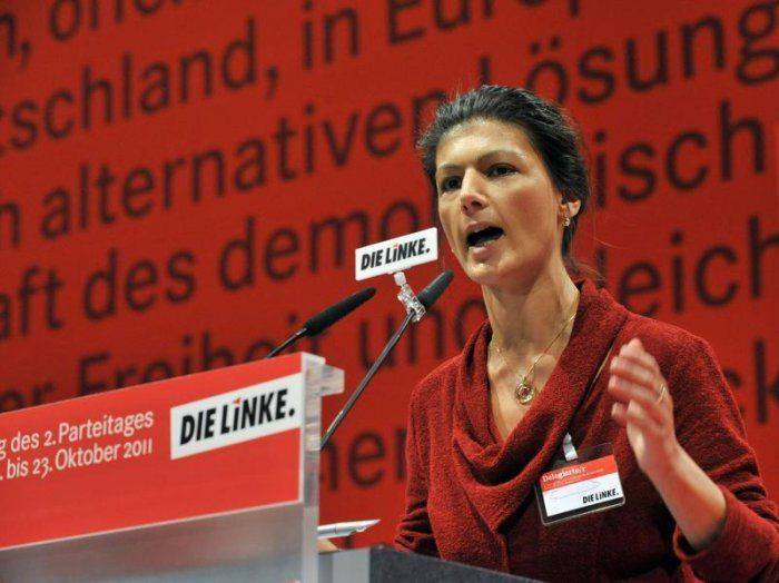 Сара Вагенкнехт предложила ЕС ввести санкции против США и Британии Сара Вагенкнехт предложила ЕС ввести санкции против США и Британии