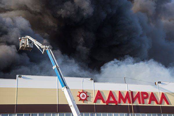 Миллиардер Семин объявлен в розыск по делу о пожаре в казанском ТЦ Миллиардер Семин объявлен в розыск по делу о пожаре в казанском ТЦ