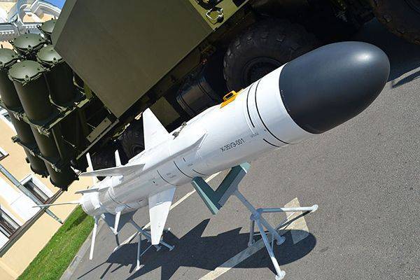 Противокорабельный ракетный комплекс «Уран» с малогабаритной крылатой ракетой 3М24 Противокорабельный ракетный комплекс «Уран» с малогабаритной крылатой ракетой 3М24