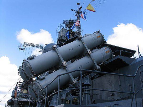 Противокорабельный ракетный комплекс «Уран» с малогабаритной крылатой ракетой 3М24 Противокорабельный ракетный комплекс «Уран» с малогабаритной крылатой ракетой 3М24