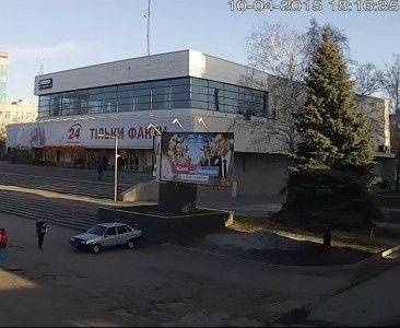 В Харькове с кинотеатра «Россия» сняли вывеску В Харькове с кинотеатра «Россия» сняли вывеску