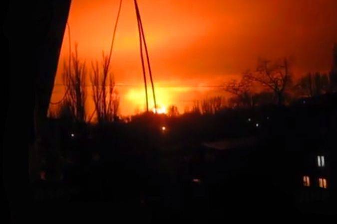 В Мариуполе слышна канонада: Широкино атаковано танками и подверглось артобстрелу В Мариуполе слышна канонада: Широкино атаковано танками и подверглось артобстрелу
