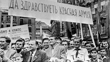 Давайте чтить советских солдат. Они освободили нас Давайте чтить советских солдат. Они освободили нас