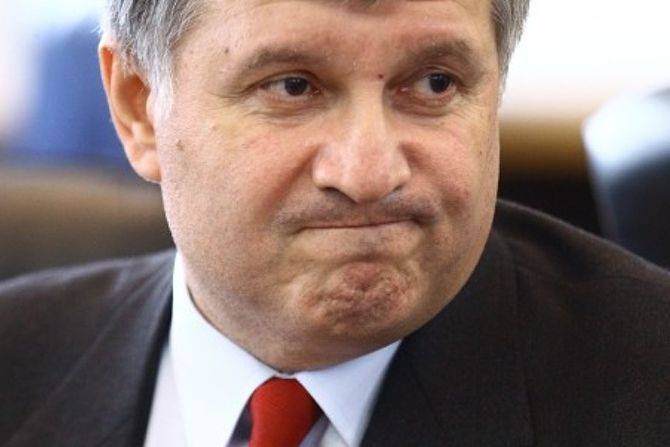 Эксперт рассказал, как Аваков торгует должностями в МВД. Цена вопроса- 250 тысяч у.е Эксперт рассказал, как Аваков торгует должностями в МВД. Цена вопроса- 250 тысяч у.е