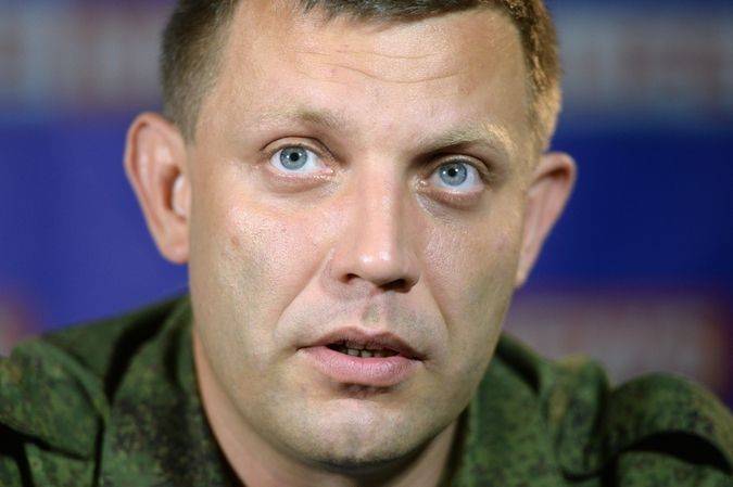 Захарченко: ДНР возвращает тяжелые вооружения на прежние позиции Захарченко: ДНР возвращает тяжелые вооружения на прежние позиции