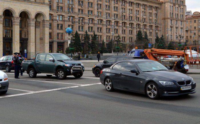 «Я просто стоял на светофоре, а он въехал мне в зад» - откровения сына президента «Я просто стоял на светофоре, а он въехал мне в зад» - откровения сына президента