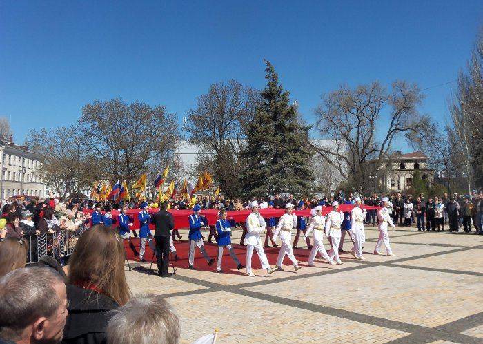 Керчь празднует годовщину освобождения от немецко-фашистских захватчиков Керчь празднует годовщину освобождения от немецко-фашистских захватчиков