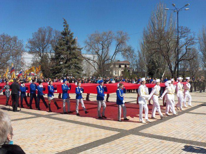 Керчь празднует годовщину освобождения от немецко-фашистских захватчиков Керчь празднует годовщину освобождения от немецко-фашистских захватчиков