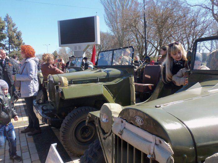 Керчь празднует годовщину освобождения от немецко-фашистских захватчиков Керчь празднует годовщину освобождения от немецко-фашистских захватчиков