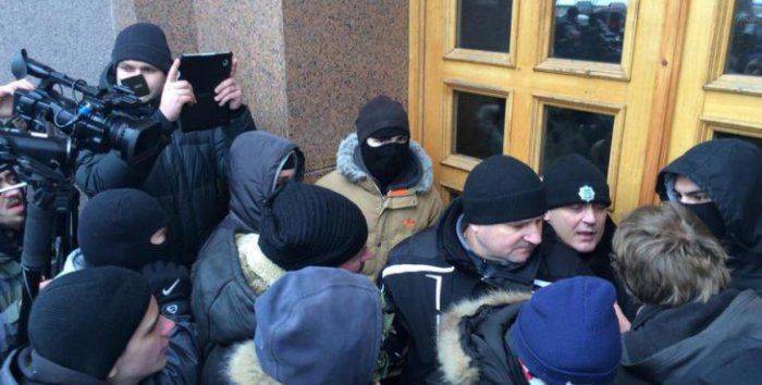 Постоим за 3500: В Киеве сколачивают толпу для митингов в Мариуполе и Одессе Постоим за 3500: В Киеве сколачивают толпу для митингов в Мариуполе и Одессе