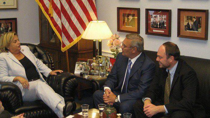 Два фото Два фото