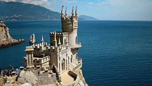 Курортный сезон открылся в Крыму Курортный сезон открылся в Крыму