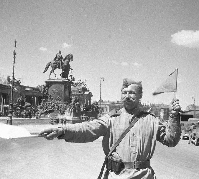 Как жила Германия после Гитлера: денацификация и изнасилованные немки Как жила Германия после Гитлера: денацификация и изнасилованные немки