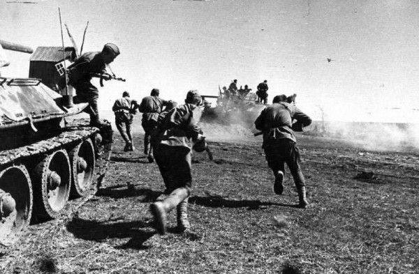 Завалили трупами? Боевые потери Красной Армии были ниже чем у фашистов-захватчиков! Завалили трупами? Боевые потери Красной Армии были ниже чем у фашистов-захватчиков!