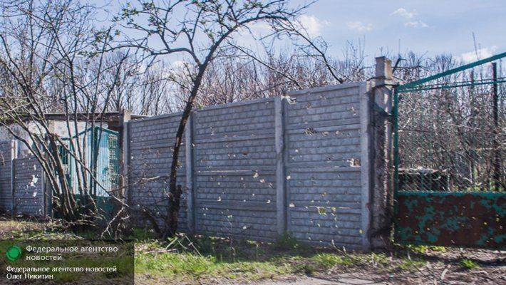 Силовики выселяют жителей ДНР и обустраивают их дома под казармы Силовики выселяют жителей ДНР и обустраивают их дома под казармы