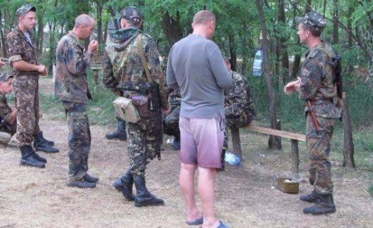 Junge Welt об украинской армии: босоногие мальчики требуют одеть их Junge Welt об украинской армии: босоногие мальчики требуют одеть их