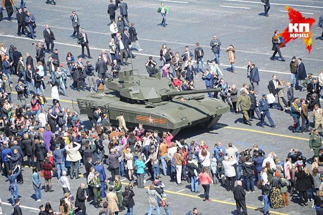 Военный эксперт: «Суперснаряд «Арматы» пробивает метровую броню» Военный эксперт: «Суперснаряд «Арматы» пробивает метровую броню»