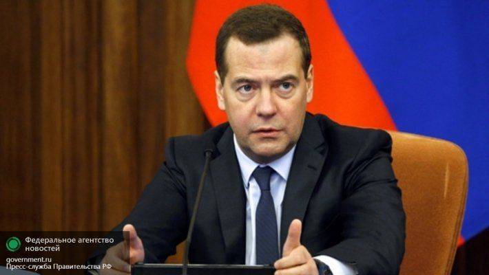 Медведев: Россия не собирается ничего реструктурировать Украине Медведев: Россия не собирается ничего реструктурировать Украине