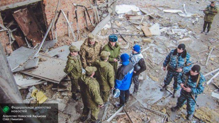 Представители России вместе с ОБСЕ изучают место трагедии в Горловке Представители России вместе с ОБСЕ изучают место трагедии в Горловке