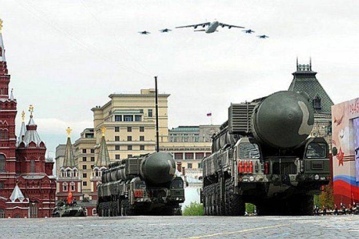 Парад победы: Российская армия возвращает себе авторитет СССР Парад победы: Российская армия возвращает себе авторитет СССР