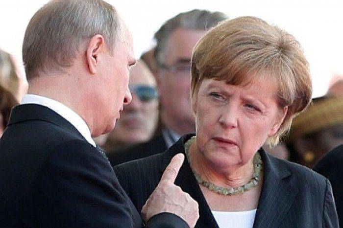 Истерика в Украине: «Меркель и Путин подписали новый пакт «Молотова-Риббентропа!» Истерика в Украине: «Меркель и Путин подписали новый пакт «Молотова-Риббентропа!»