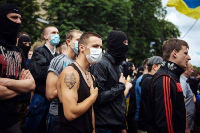 Оккупанты заставили местных жителей пригорода Горловки рыть окопы