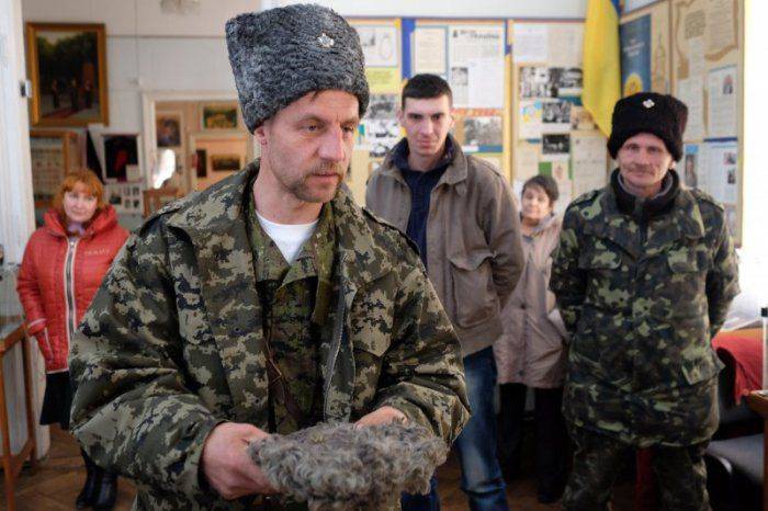 Каждому сотник- по уезду Каждому сотник- по уезду