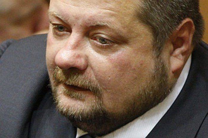 Депутат-радикал Мосийчук хочет вешать судей на фонарях Депутат-радикал Мосийчук хочет вешать судей на фонарях
