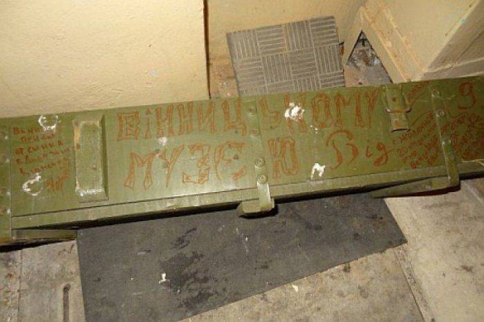 В школы тащат арсеналы оружия и создают музеи АТО В школы тащат арсеналы оружия и создают музеи АТО