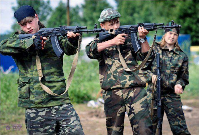Уроки в школе по НВП времен СССР сменятся военно-прикладными видами спорта. Уроки в школе по НВП времен СССР сменятся военно-прикладными видами спорта.